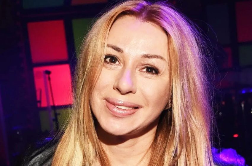  «Кожу лица на уши натянули»: Алена Апина напугала россиян после операции