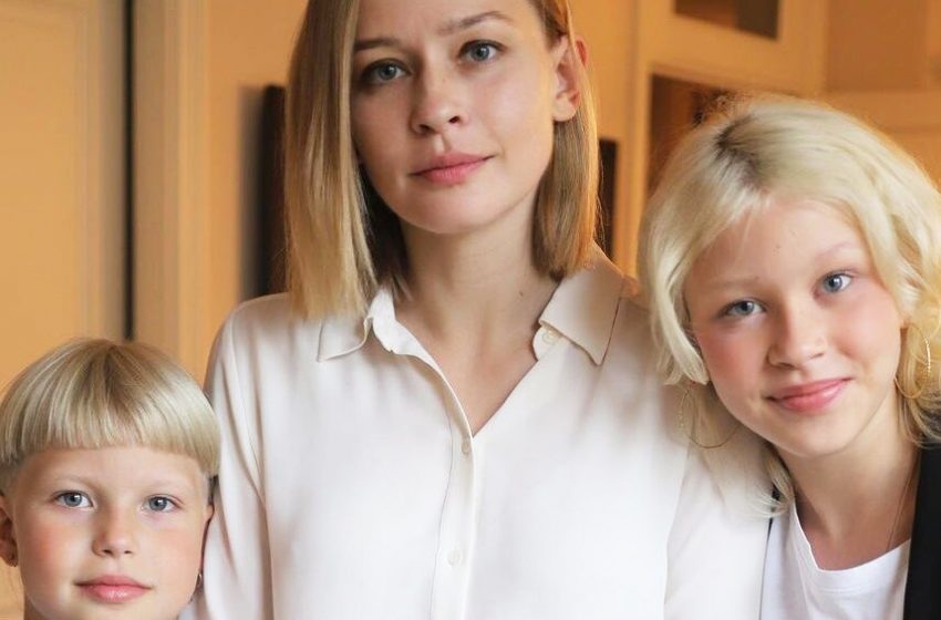  «Главное – не заплакать!»: дочки актрисы Юлии Пересильд проводили маму в космос