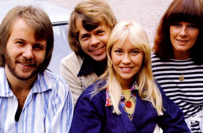  Долгожданное возвращение: ABBA впервые вышли в свет в полном составе впервые за десятки лет