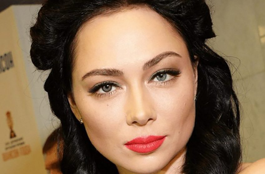  «Без капли макияжа»: честные фотографии Самбурской восхитили пользователей Сети