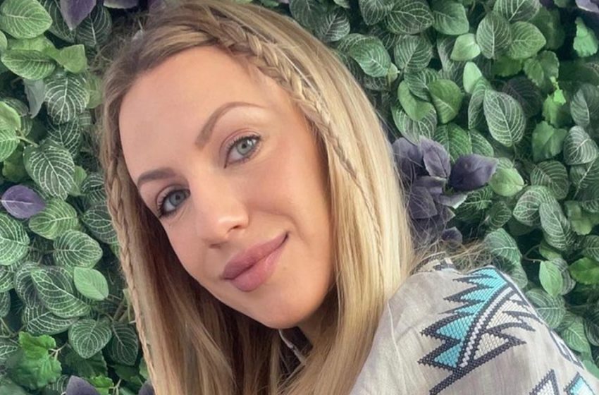 «Завидная холостячка»: Леся Никитюк снялась в пикантной фотосессии в леопардовом белье