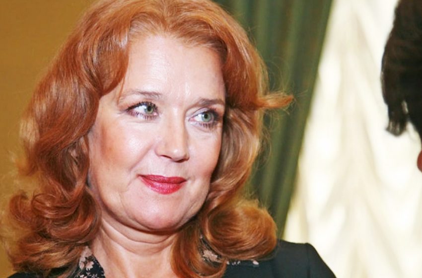 «Будто другой человек»: 71-летняя Алферова удивила подписчиков новым имиджем