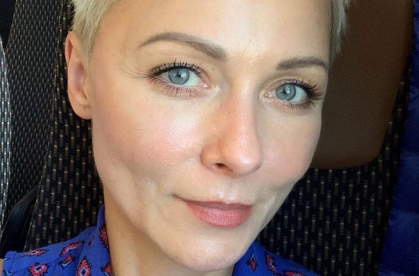  «Я не стесняюсь, мне 50!»: Дарья Повереннова в легком образе оголила спину