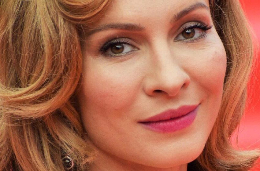 «Роскошная фигура после трех родов»: 43-летняя Подкаминская показала формы в тонком боди