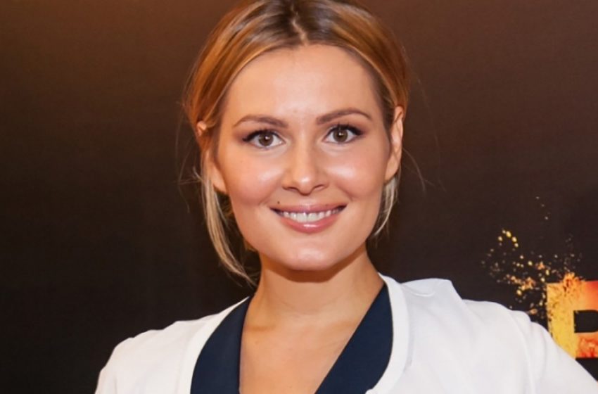 «Прямо как подросток»: набравшая лишний вес Мария Кожевникова выложила честный снимок в боди