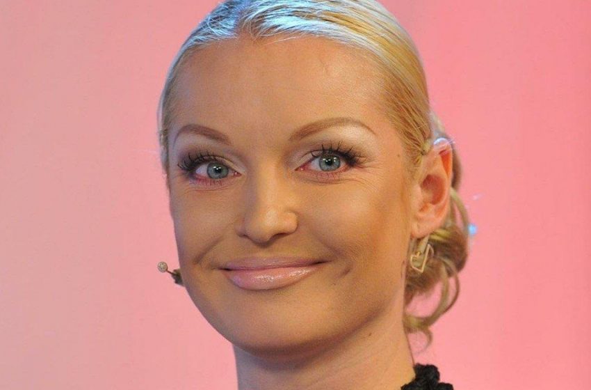 «Можно было уже и не надевать одежду»: Волочкова в топлес вызвала негодование в сети