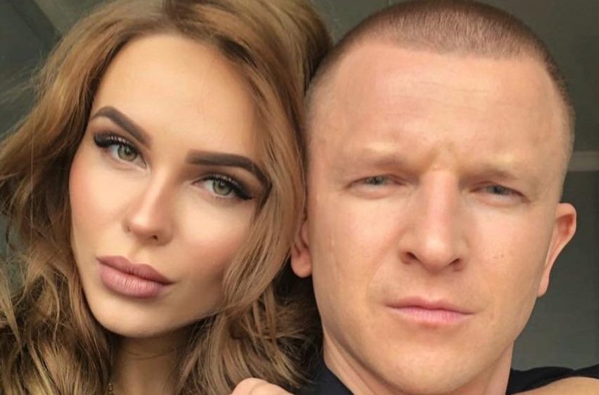 «Я увидела, как малыш шевельнулся»: Беременная Ханна в открытом платье ошеломила поклонников