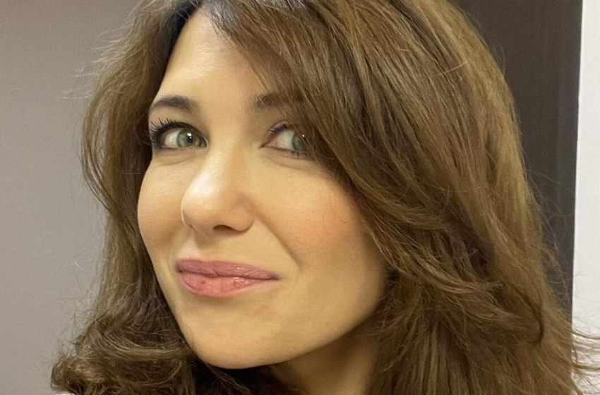 «Абсолютная красота»: Екатерина Климова пококетничала на камеру в шелковом комбинезоне