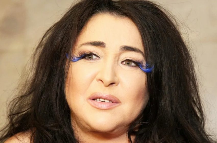 «Во бабуля даёт»: Похорошевшая Лолита засветила лишнее на фото в боди