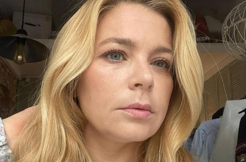 Домохозяйка стала шпионкой. 44-летняя Пегова свернула фигурой в золотом мини на премьере сериала