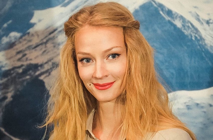 «Странно, но красиво»: Ходченкова удивила фигурой в шортах на пилоне