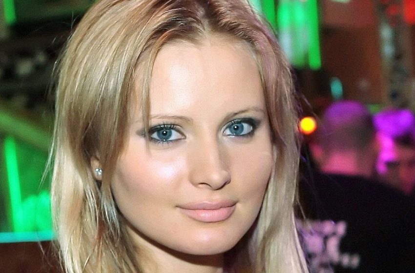«Живот как жеванный башмак»: Дана Борисова ошарашила поклонников своим «честным» снимком после неудачной пластики