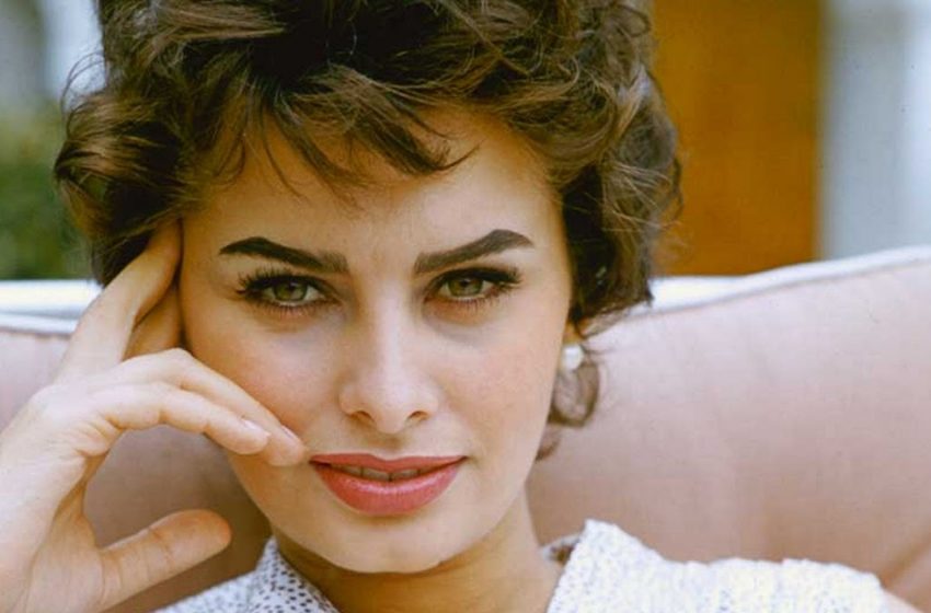 «Я чувствую себя на 20»: 88-летняя Софи Лорен впервые за долгое время появилась на публике