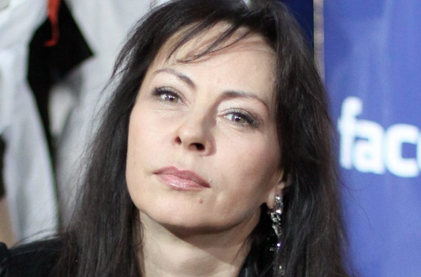 Невозможно поверить: Хлебникова после пожара показалась фанатам в сквозном наряде