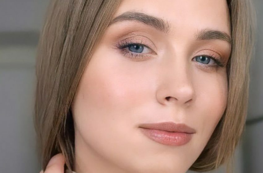 «Горячая!»: Анна Кошмал показала точеную фигуру в черном откровенном боди