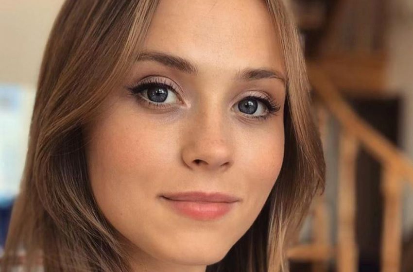 «Очень красиво и естественно»: 28-летняя Анна Кошмал засветила потрясающую фигуру