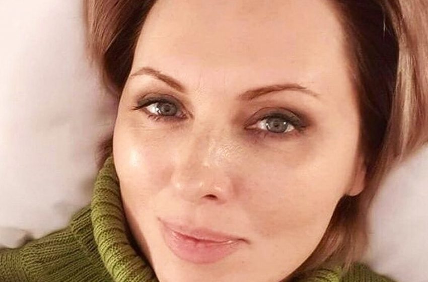  «Идеал женской красоты»: 50-летняя Елена Ксенофонтова без нижнего белья похвасталась своей моложавой фигурой