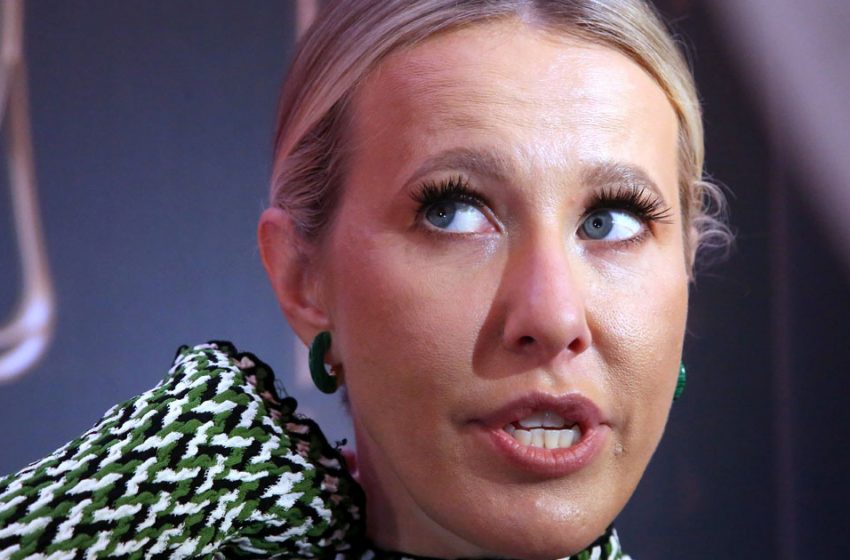 «И где вы видите живот?»: Собчак продемонстрировала пресс, опровергнув слухи о своей беременности