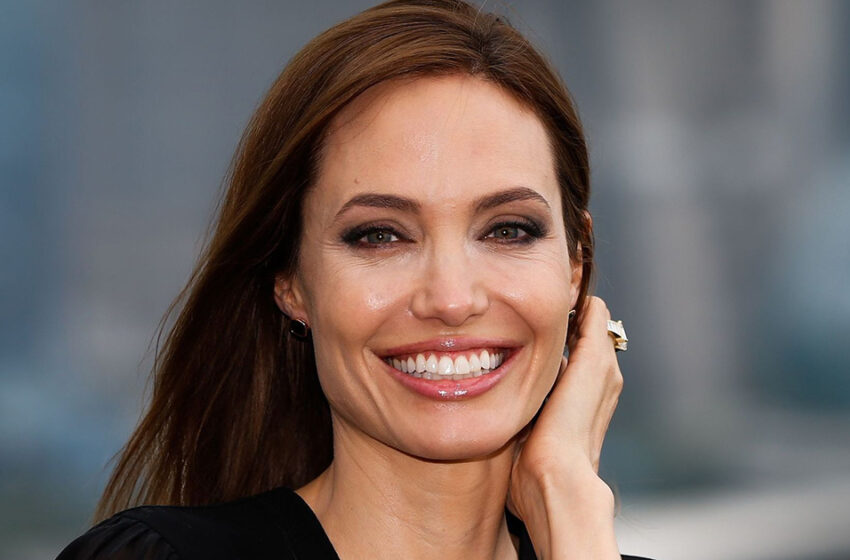  «Заметно сдала»: От былой красоты 48-летней Анджелины Джоли не осталось ни следа